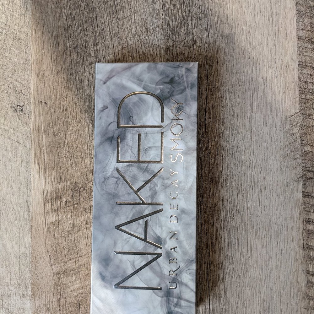 URBAN DECAY Naked Smoky Eyeshadow Palette - NIB